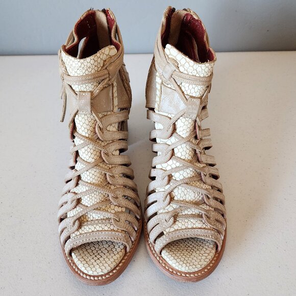 Freebird Bootie "EUC" - Picture 2 of 16